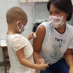 Para salvar as filhas com doença rara, família capixaba se muda